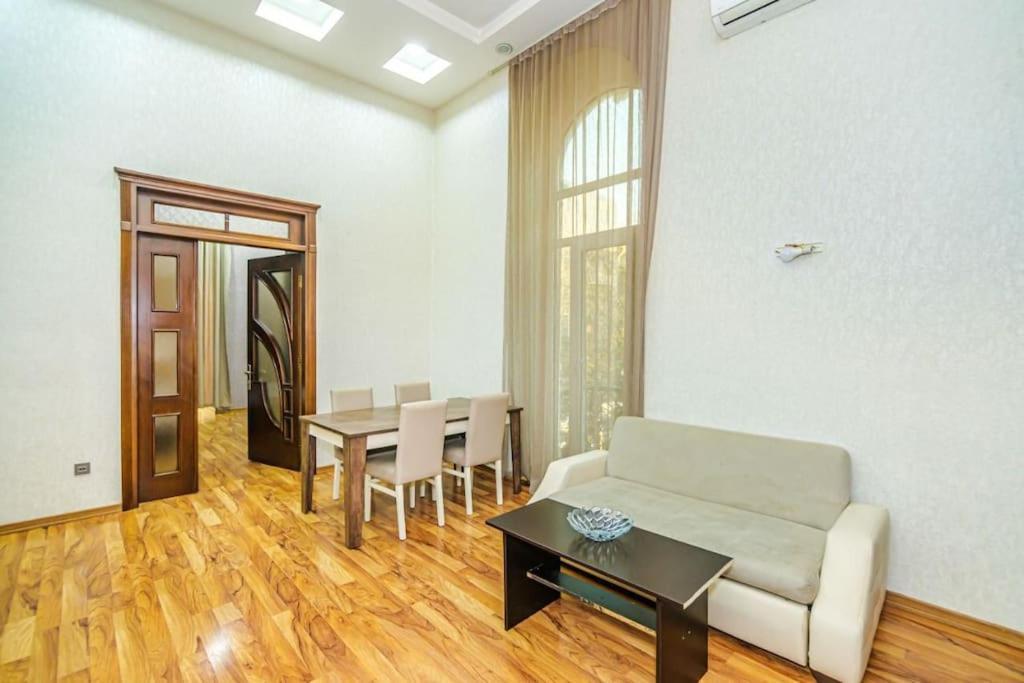 City Center Apartment Баку Екстериор снимка